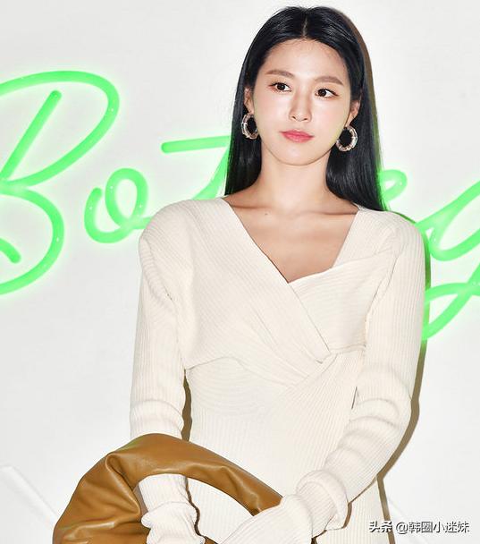 AOA雪炫卷入泰国香烟谣言FNC回应“没有事实根据!”