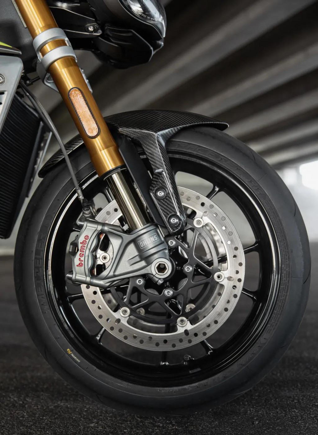 凯旋摩托车续航能力最强的车,凯旋三缸百公里加速