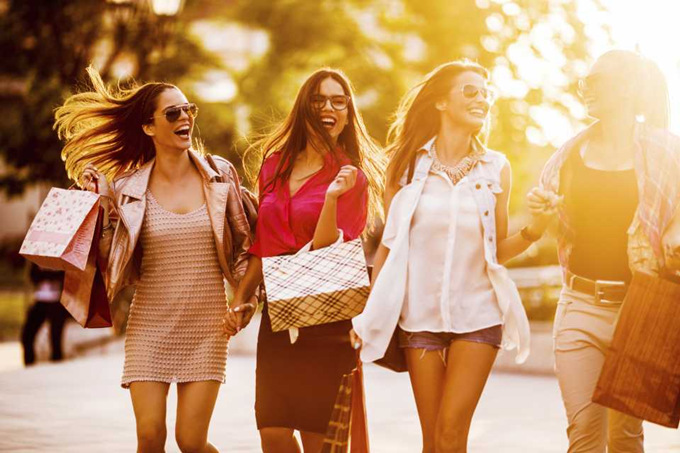 出国旅游都不发朋友圈,出国怎么拒绝帮人带东西