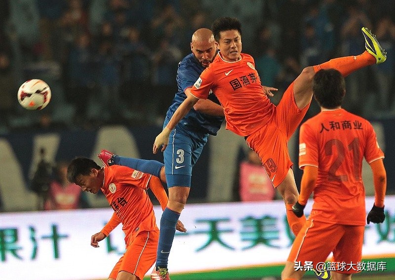 拒绝退役！前国脚加盟中冠土豪队，首战制造12-0大比分