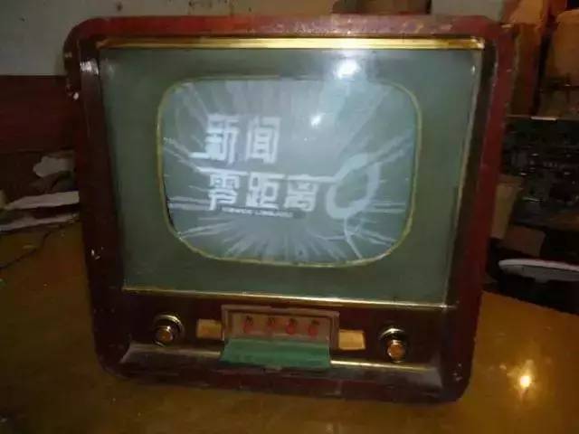 【网红打卡车站】第三站：红旗南路站《轻工杰作•引领时代》