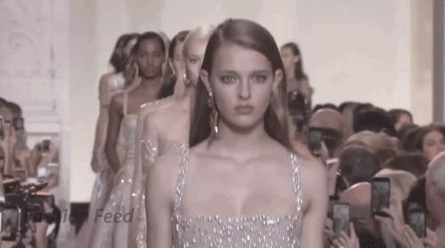 黎巴嫩爆炸发生后,巩俐章子怡的挚爱无声落泪……