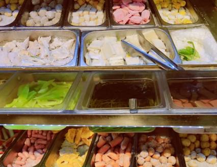 红极一时的自助骨头，如今迎来危机，用小心机戏耍顾客，不倒才怪