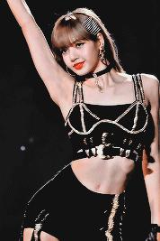 脸大的女孩适合什么发型显脸小,今年最火的3种发型减龄又好看