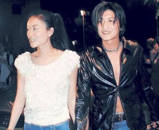 回顾王菲谢霆锋的感情史,谢霆锋王菲恩爱完整视频