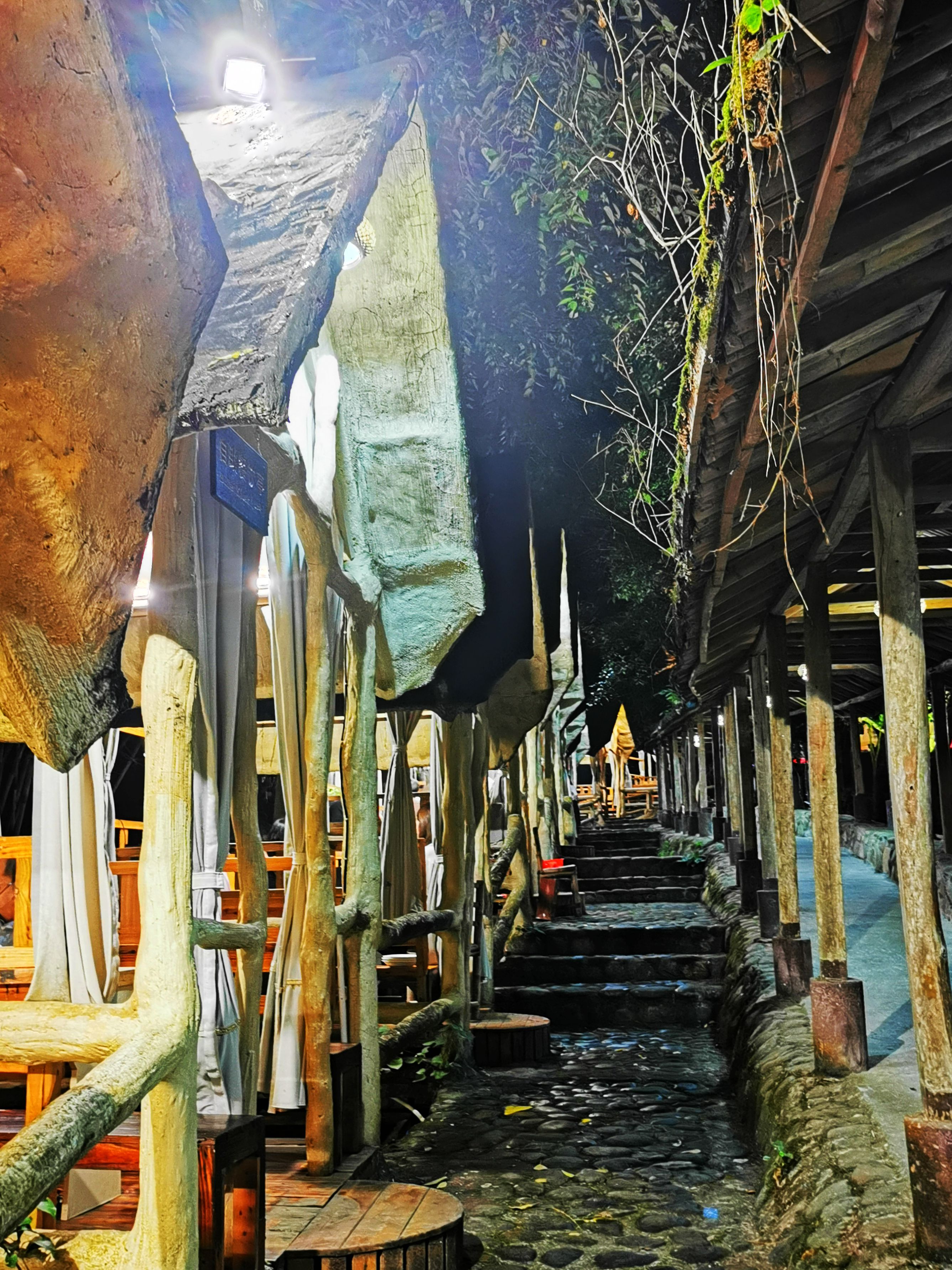 英德天门沟九州驿站套餐,英德九州驿站树上温泉