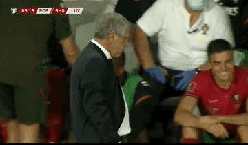 c罗狂刷纪录3球3场破门发文庆祝,c罗758球完整视频