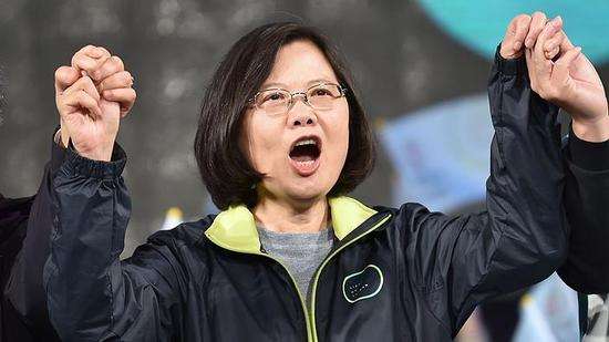 借美国之力，台湾打造“世界最强”防空系统，蔡英文肆意挑衅大陆！若中美达协议，台湾会被抛弃吗？