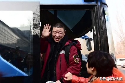 压力大,驰援武汉医生靠*眠药安**入睡,院领导送来催眠曲,管用