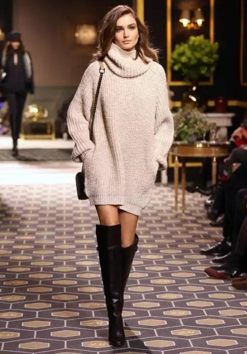 陈乔恩毛衣穿搭 (39岁陈乔恩的减龄穿搭时尚感强烈)