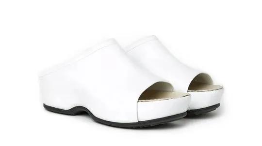 「每周联名X讯」众人骂丑，价格却直逼倒钩的鞋究竟长什么样？