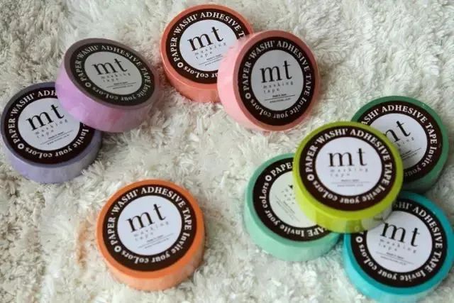 现在，全靠霓虹文具给我带来工作的归属感