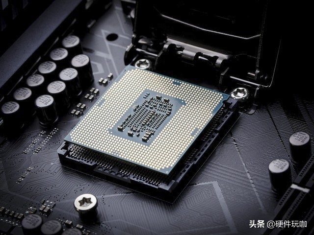 安装cpu没有盖板怎么对准方向,安装cpu没有双手操作