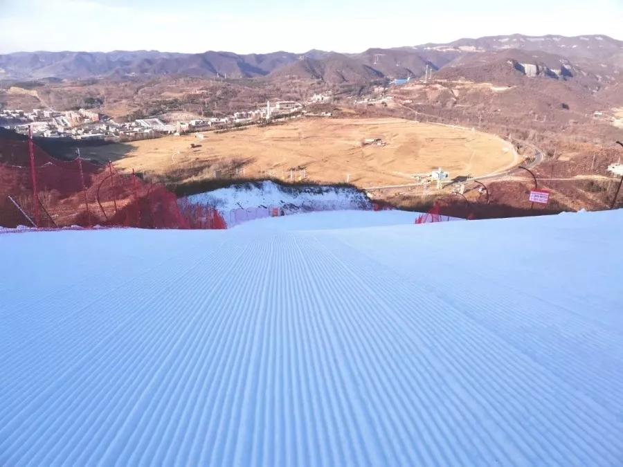 薛家寨照金国际滑雪场,热雪奇迹滑雪场高级道