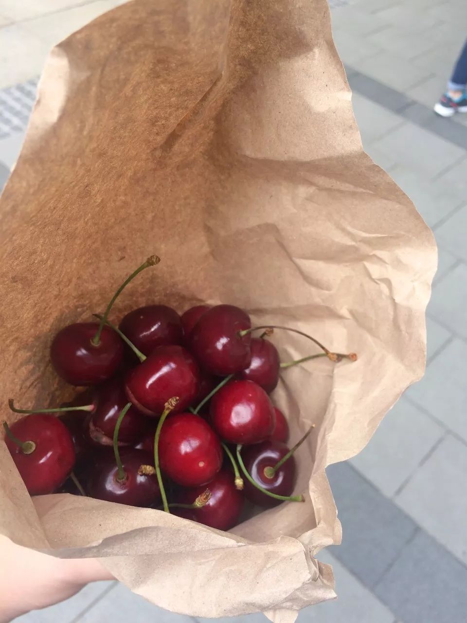 比车厘子更惨的是草莓