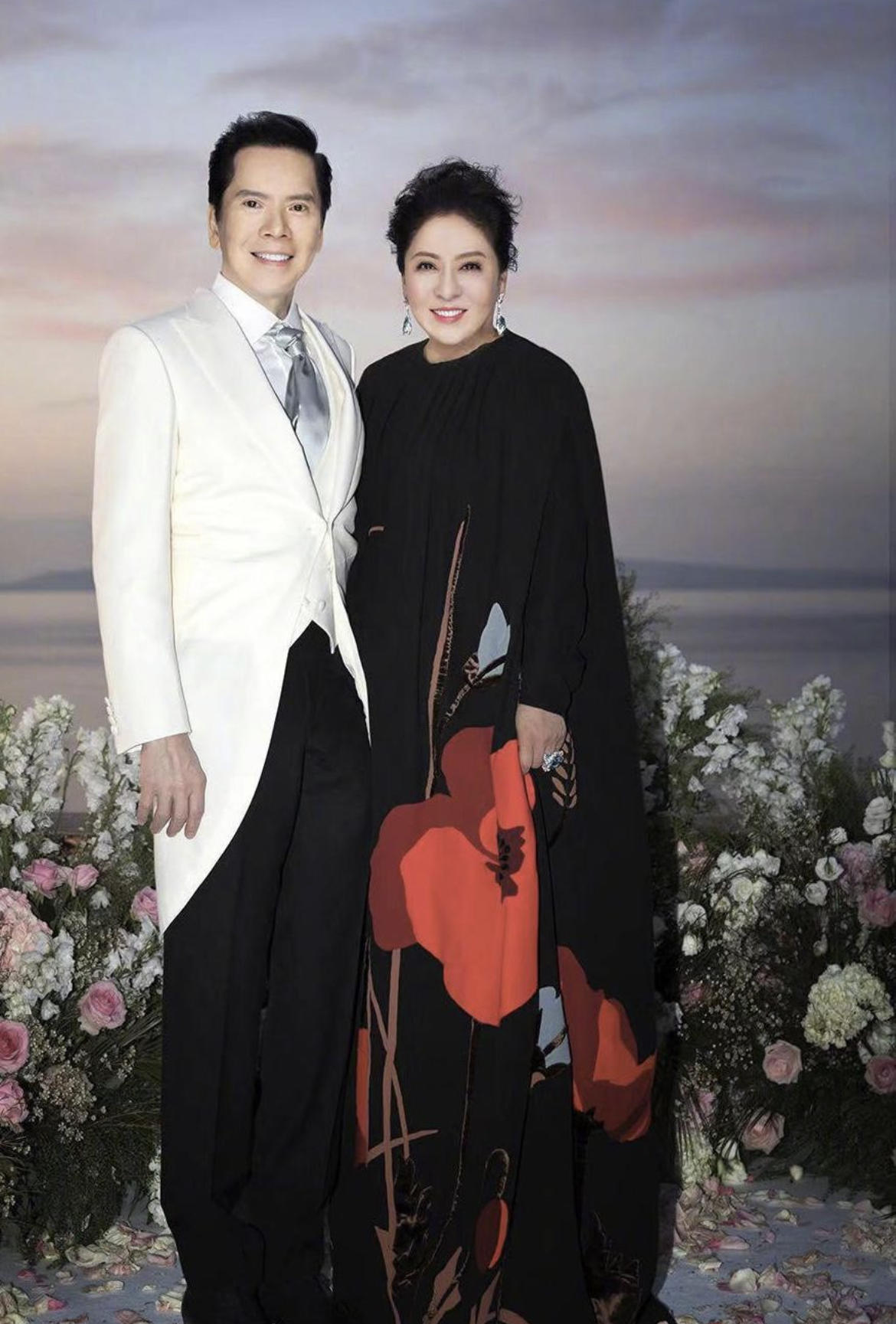 向太西装穿搭,向太穿搭合集