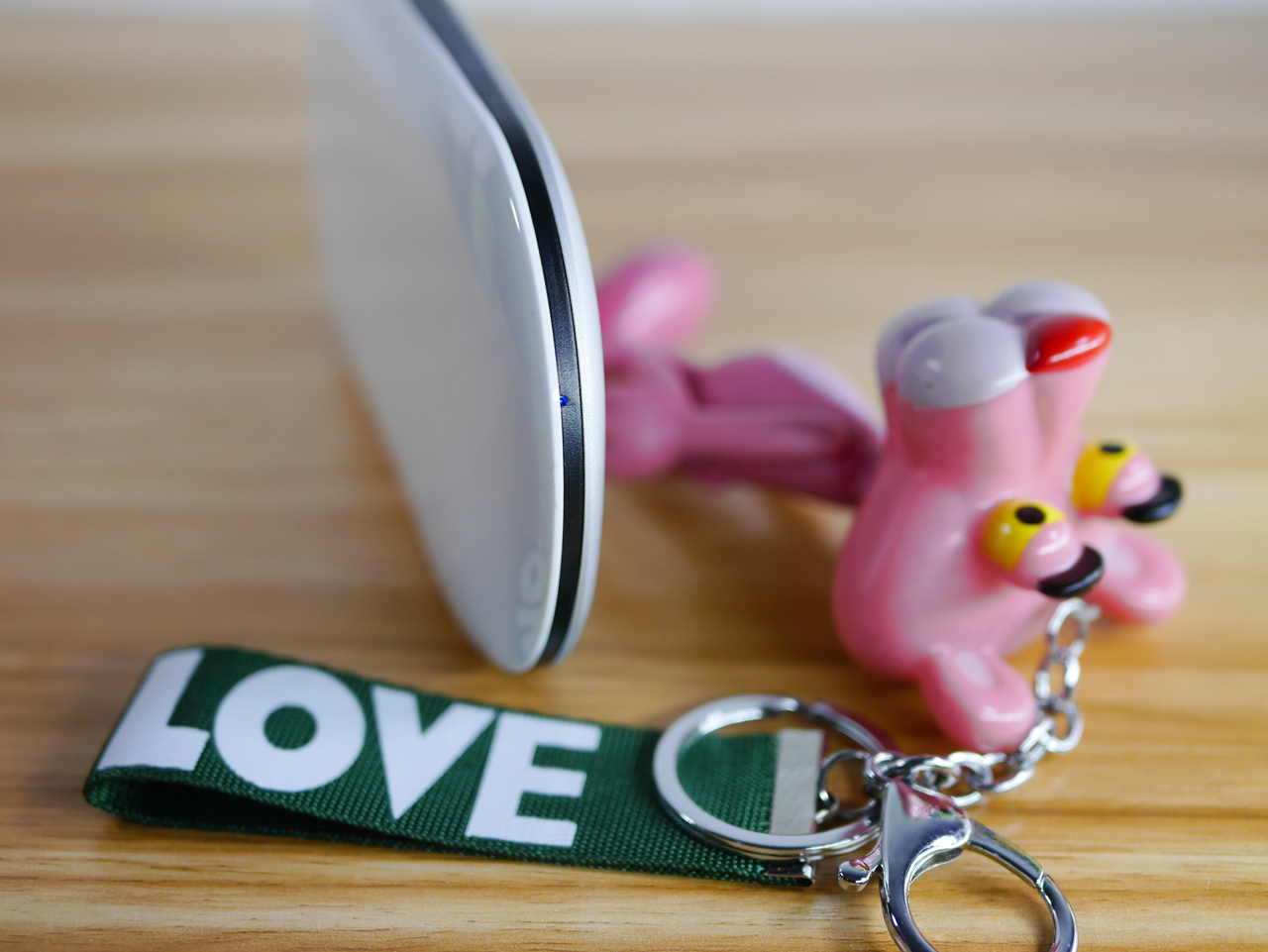 麦泡充电宝powercubex2,不用充电器充电就能把手机充满电