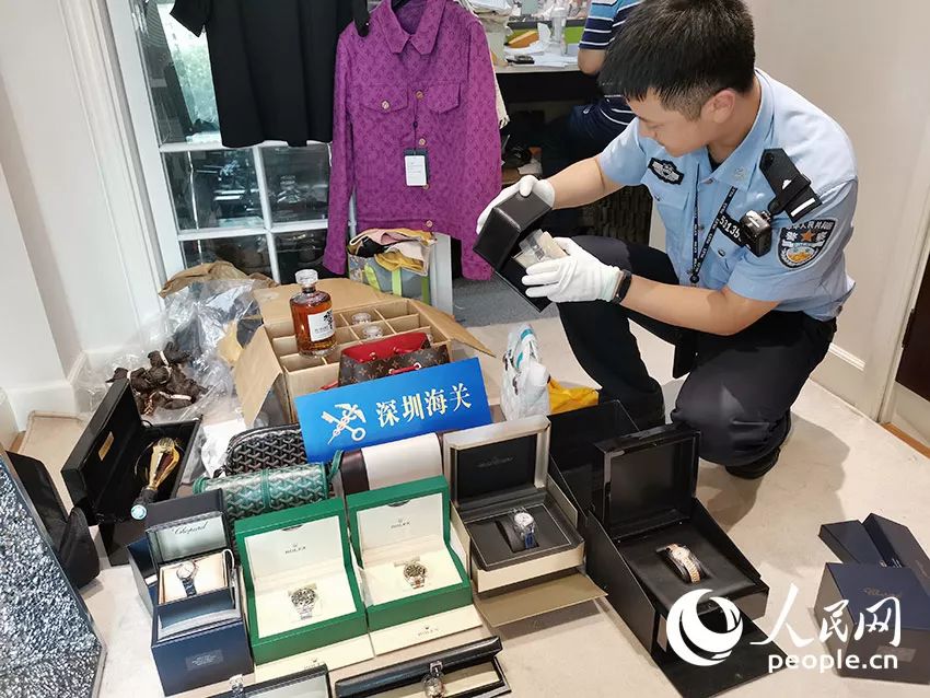 一起跨国代购诈骗案件浮出水面,月入20万假代购被抓