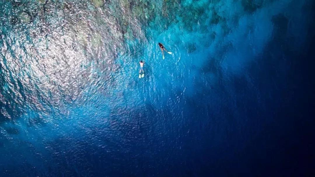 马尔代夫七星选岛全攻略,马尔代夫沙滩别墅出海游泳