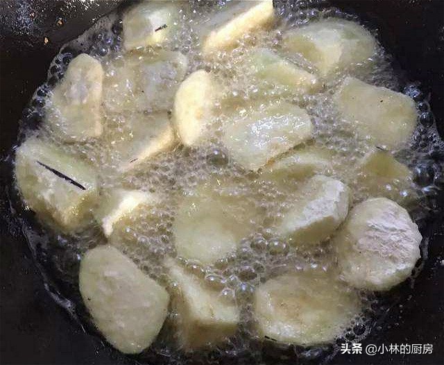 茄子容易吸油怎么才能不吸油,茄子太吸油了怎么做好吃