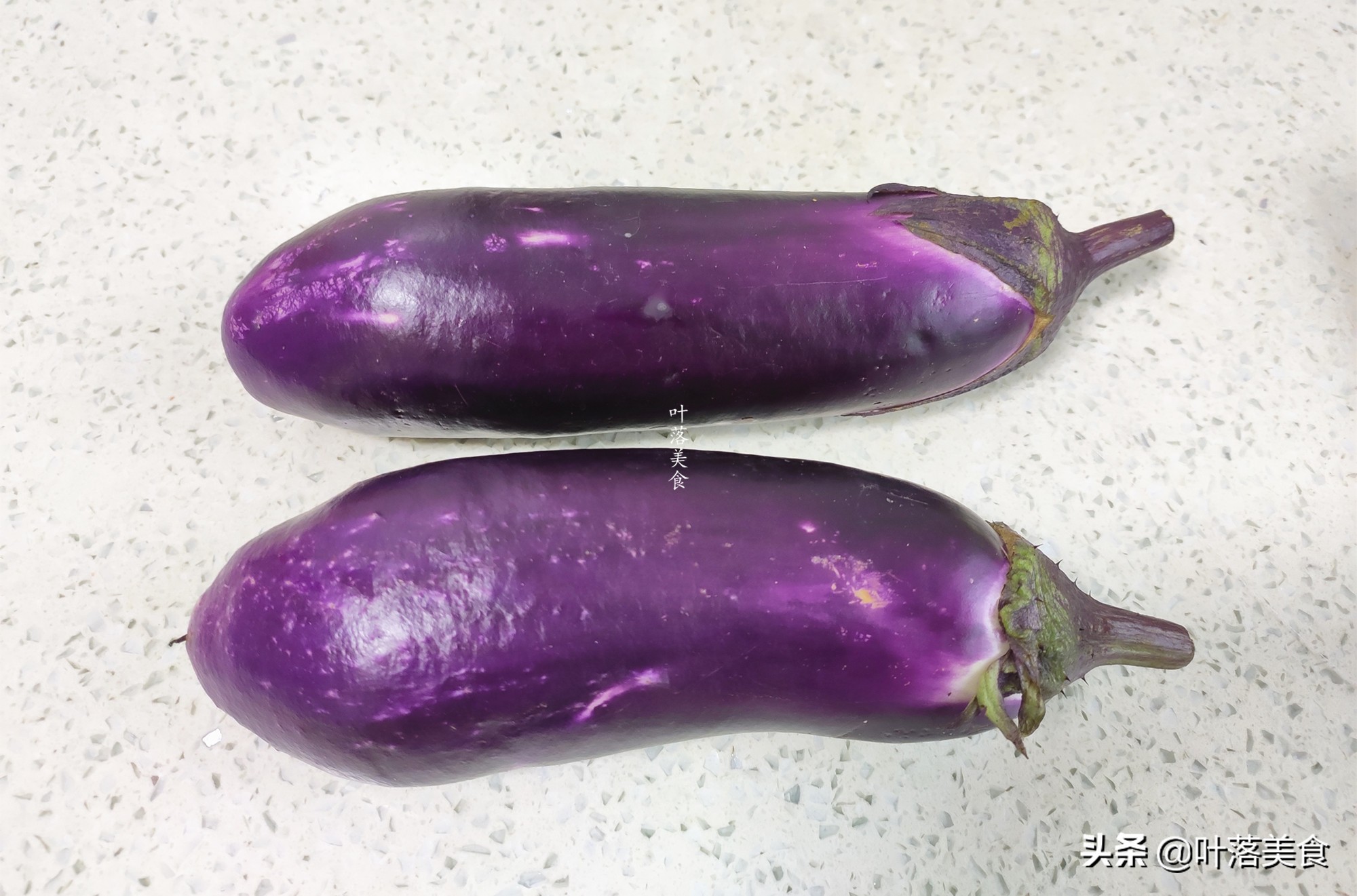 茄子怎么焖才不会变颜色,茄子炒出来怎么还是白色的