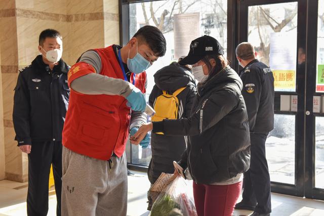 【工人日报】大连高新区工会一号召600多志愿者前来“增援”