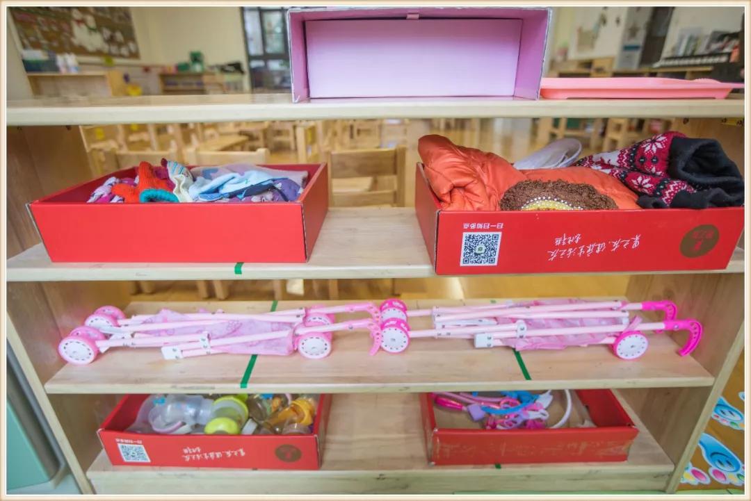 小班寒冷的冬天主题美工区域投放,小班主题我喜欢夏天环境创设要求