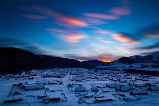 冬天情侣去哪里旅游最适合,适合情侣两三天的短途冬日旅游