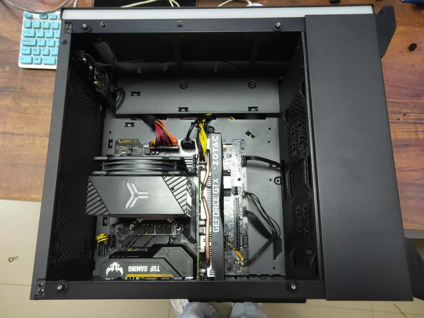 电脑提升游戏性能的配件,电脑游戏性能取决于什么硬件