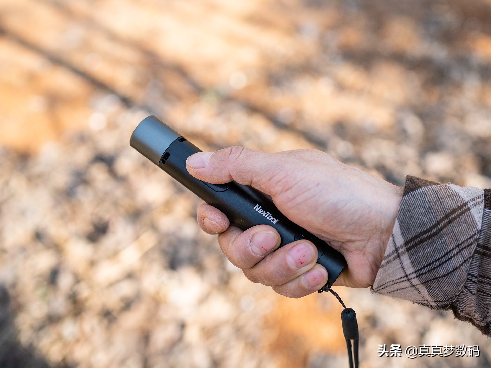 2021强光手电选购经验篇一:盘点我的高性价比强光手电筒