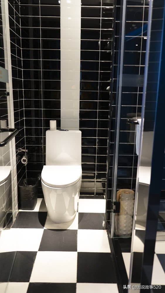 探秘国内首家足球酒店，满眼是足球，美食“跑鞋”装