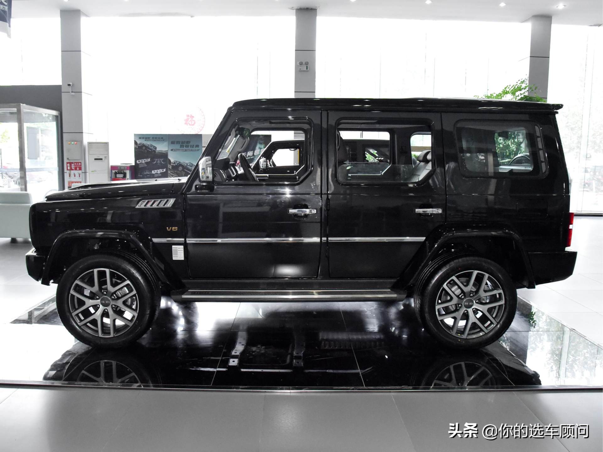用奔驰大G四分之一的价格，买台V6四驱越野SUV，实拍北京BJ80
