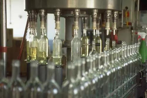 白葡萄酒的酿造工艺流程,酒庄葡萄酒的酿造方法及制作步骤