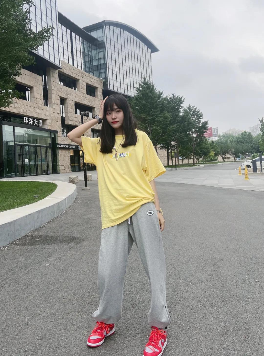 穿搭跟风学生党,穿搭不要盲目的去跟风