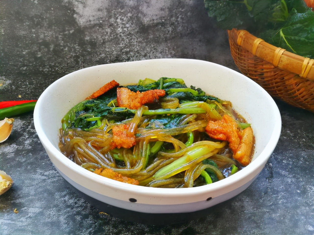 冬季干燥吃什么降火最快,冬季天气干燥上火吃什么水果降火