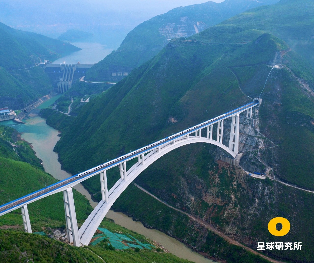 中国南方喀斯特的组成,中国南方喀斯特地貌原因