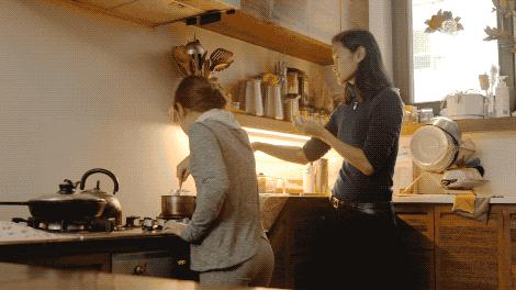 上海一家五口，11年不用开空调、不烧热水，每月电费只花几十块