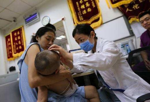 孩子挨打后吐了,小孩被打5个小时后发生呕吐