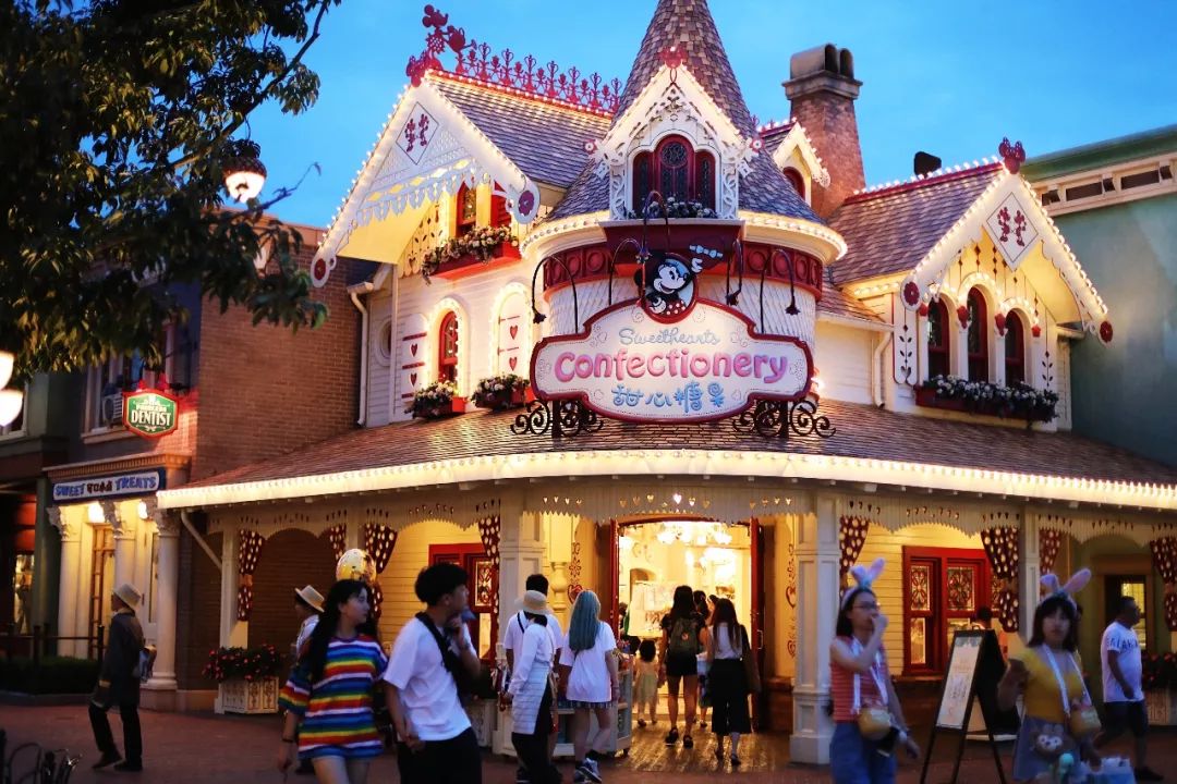 暑假两个人旅游要花多少钱,暑假两人去迪士尼多少钱