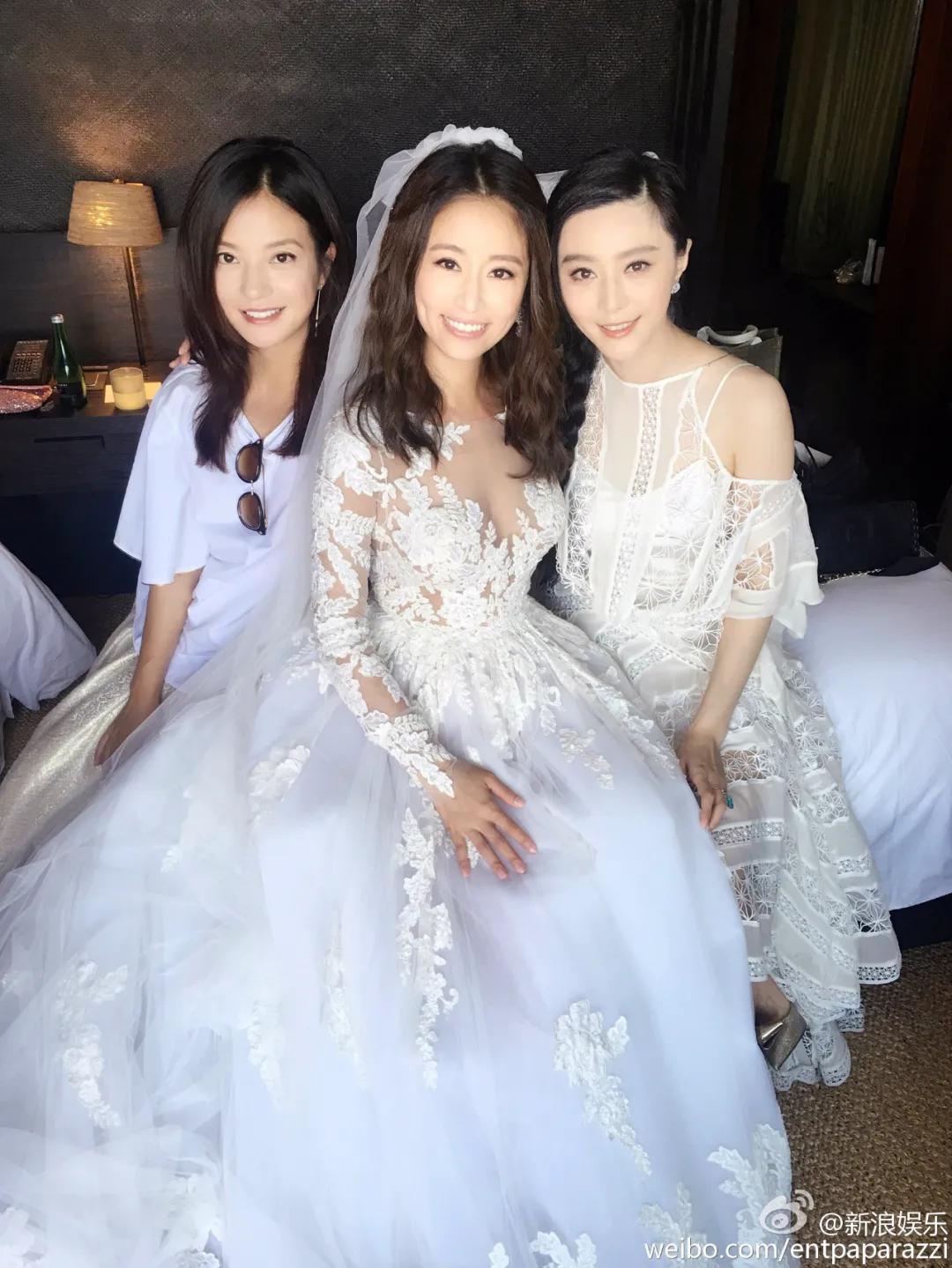 结婚当天新娘两套礼服怎么穿,参加婚礼怎么穿比新娘好看