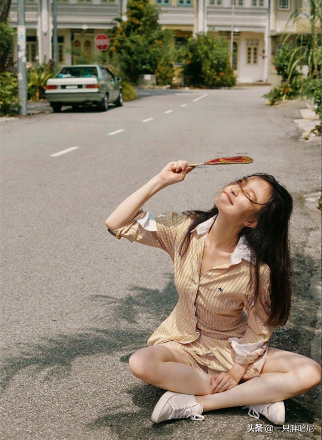 夏天穿鞋不要选这3个“颜色”，容易显脚黑，还不洋气