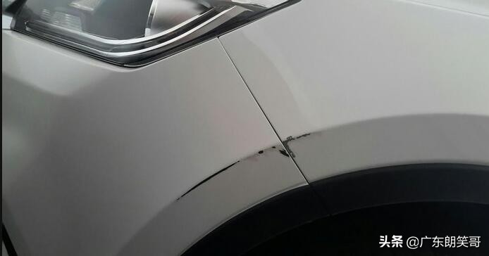 车被刮掉一点漆有必要报警吗,车被刮掉漆该去4s店吗