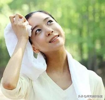 自制60天自动浇花器好看又美观,怎么用医用输液管自制浇花器