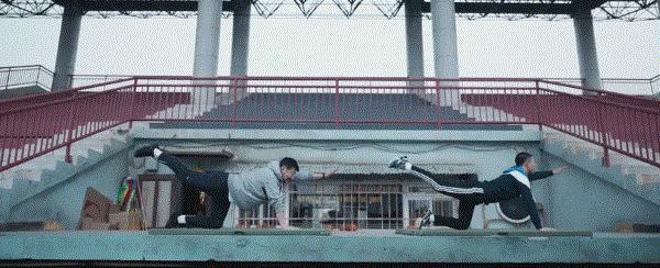 哭晕在影院！没明星没流量的“三无电影”，凭什么封神？