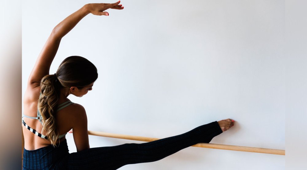 大腿内侧赘肉训练动作站立,10分钟大腿赘肉训练