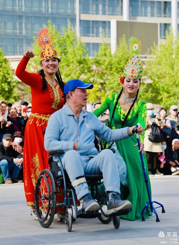 洛阳牡丹广场新疆舞视频,洛阳牡丹广场爵士舞