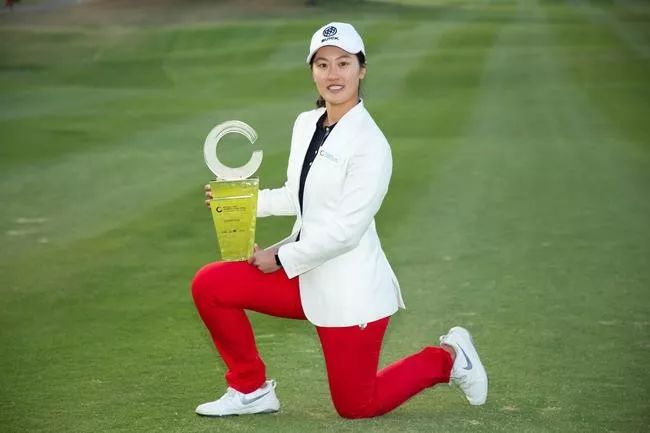 斯滕森击败老虎伍兹赢英雄挑战赛！林希妤赢女子中巡收*战官**