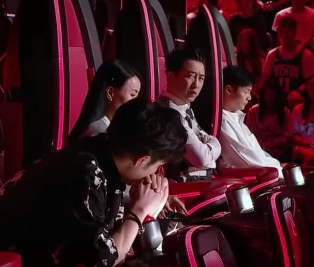 邓紫棋踢馆中国好声音六首歌,好声音邓紫棋被评委淘汰