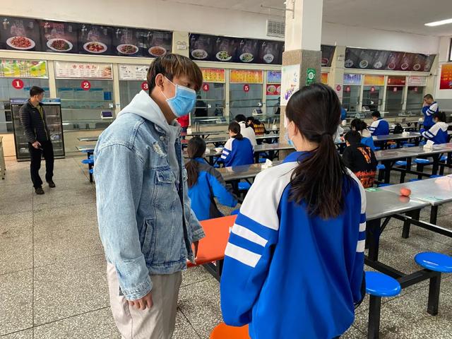 尽心尽力做好你们的“守护神”——太原十九中