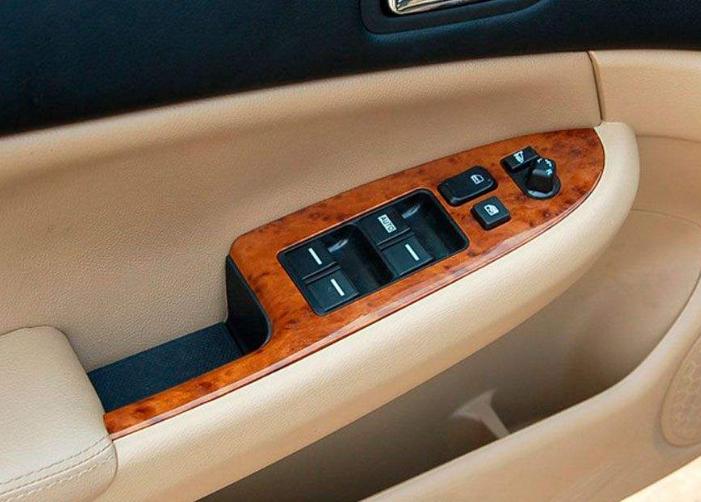 车窗升降滋滋响有什么办法解决吗,汽车开快了玻璃响